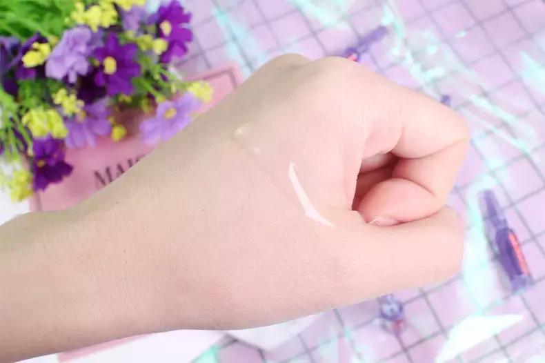 欧莱雅防脱黑宝瓶和防脱安瓶区别,欧莱雅的安瓶使用一个月什么效果