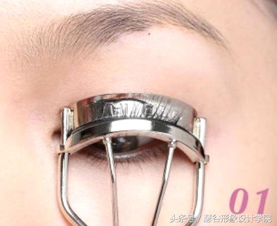 夹睫毛正确方式,睫毛夹的正确方法