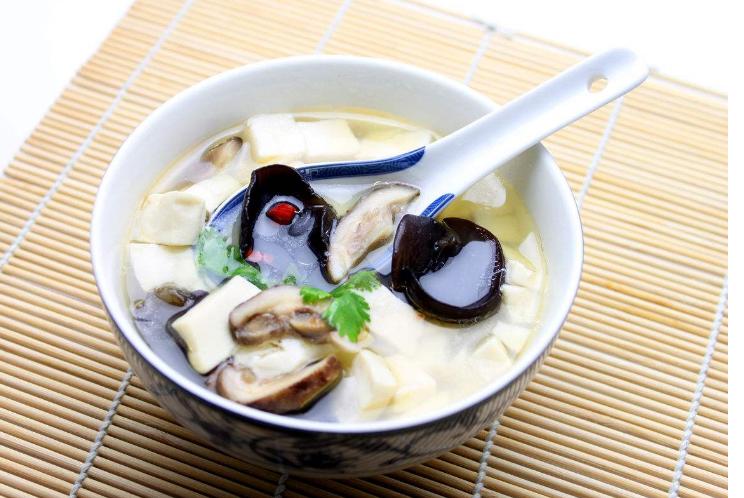 贫血的人是不是全身都是黄的,贫血的人看起来怎么样