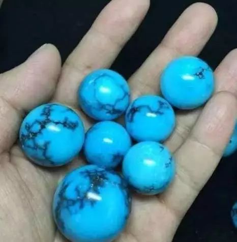 湖北绿松石矿有几个矿口没有封,绿松石矿口大揭秘