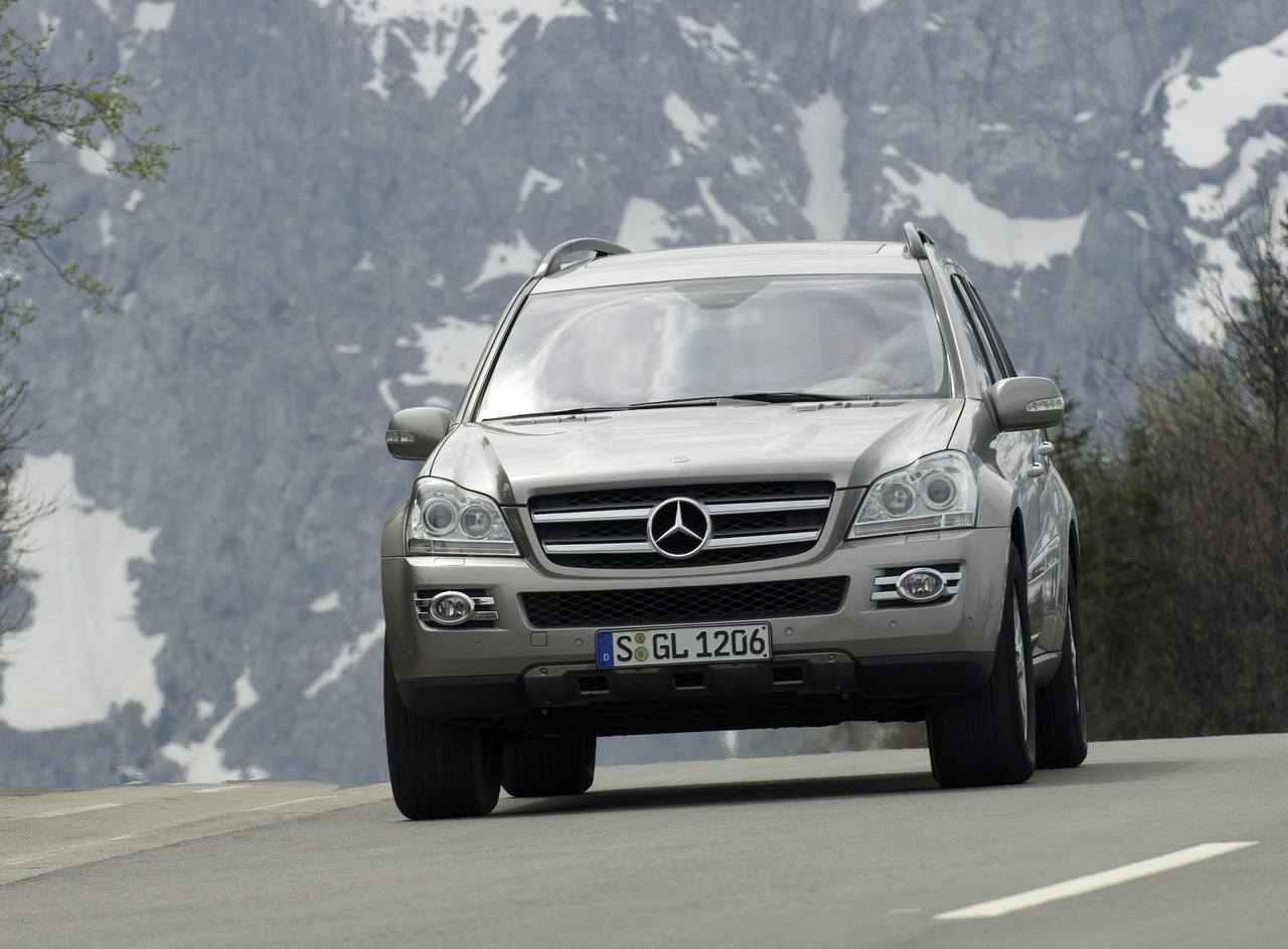 奔驰gls600和路虎揽胜哪个逼格高,奔驰gl级和gls