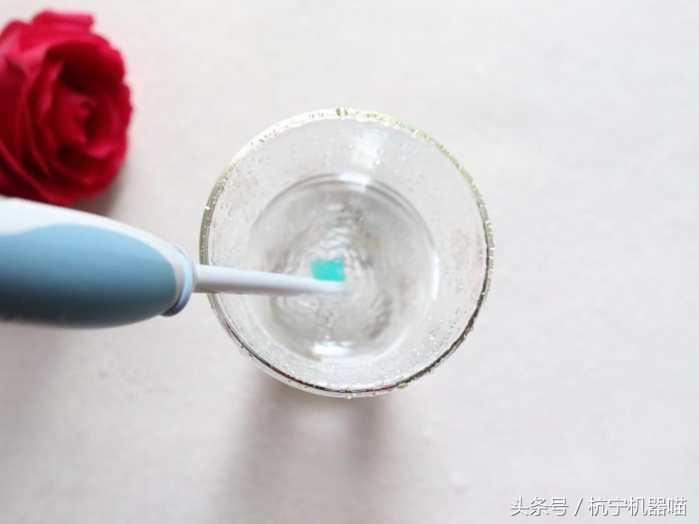 改变刷牙方式？只要一支OcleanOne智能牙刷就可以了