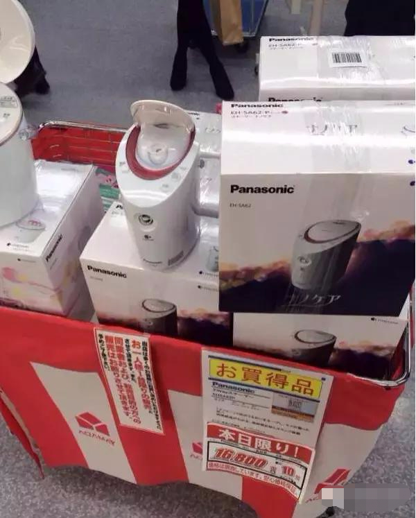 中国游客在日本疯狂购物,中国游客在日本狂消费