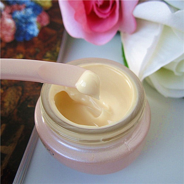 眼霜和面霜哪个比较好用,眼霜和面霜哪种好用