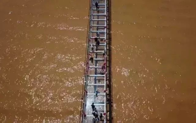 中国最美最刺激的10座玻璃桥,敢约吗?