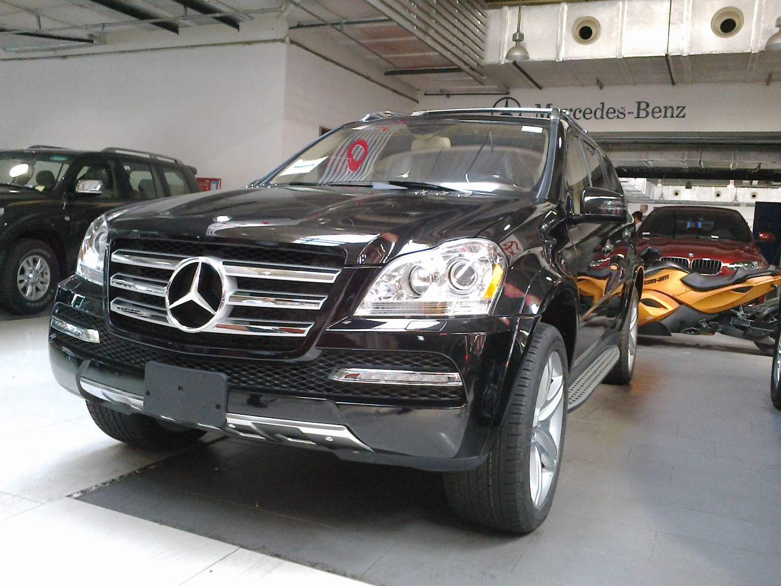 奔驰gls600和路虎揽胜哪个逼格高,奔驰gl级和gls