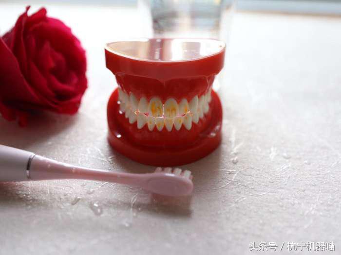 改变刷牙方式？只要一支OcleanOne智能牙刷就可以了