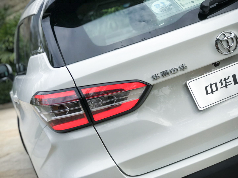 华晨中华v6是什么车型,华晨中华v6怎么样