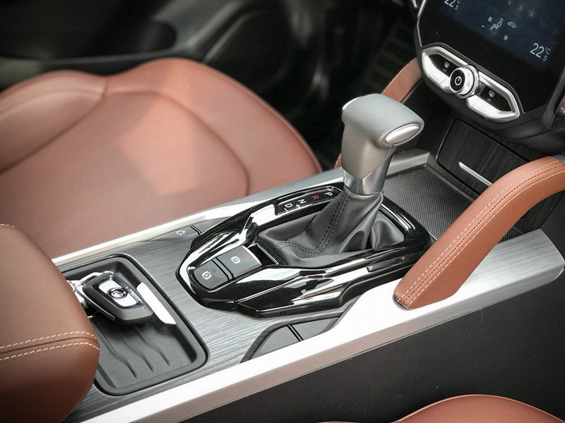 华晨中华v6是什么车型,华晨中华v6怎么样