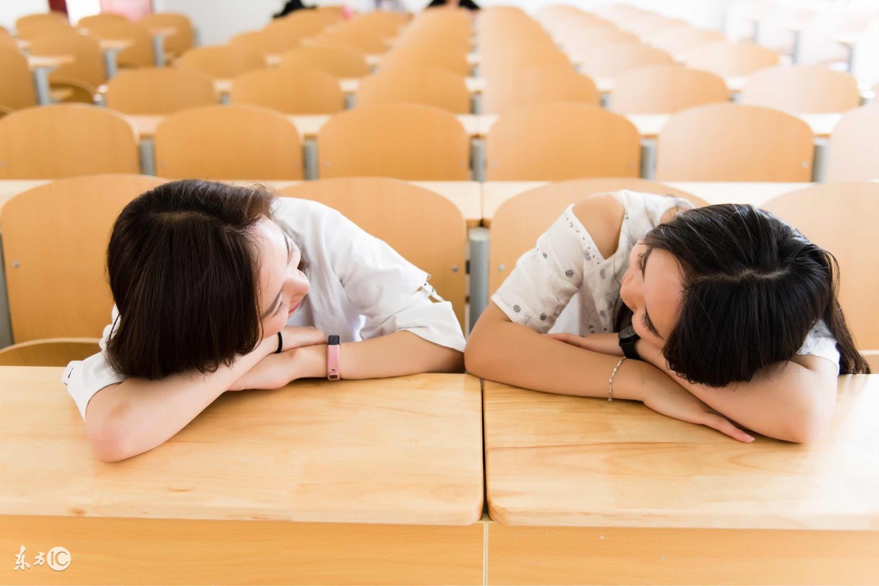 好闺蜜喜欢上同一类男生,好闺蜜同时爱上男人