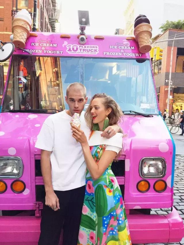 现在很流行的自拍婚纱照,流行婚纱照视频