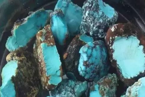 湖北绿松石矿有几个矿口没有封,绿松石矿口大揭秘