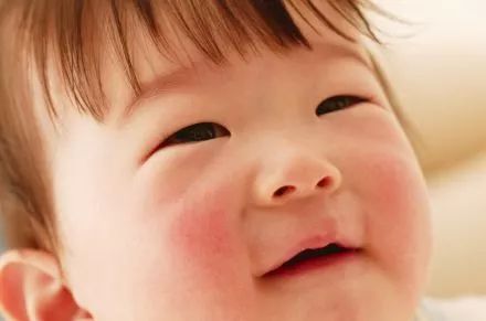 6个月宝宝不能吃什么东西,6个月内的宝宝不能喝水吗