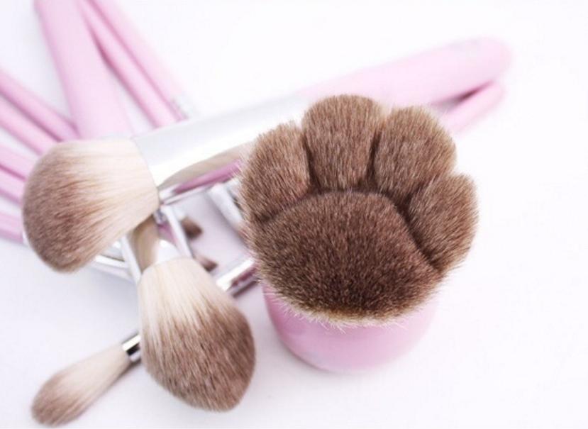 佛系/硬撩/吸猫/戏精……你用的化妆品限制了你的想象力吗?