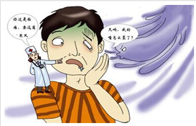 3岁女儿被妈妈一巴掌打成面瘫，医生说这得治一个多月