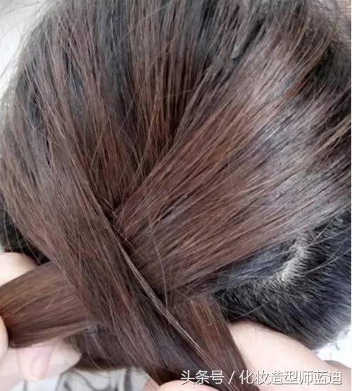 发型这样扎更是高级时尚了,气质款发型扎出去回头率百分百