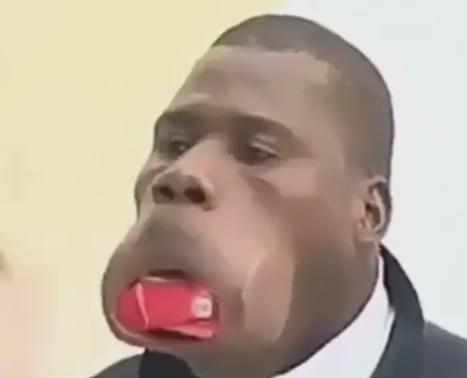 明星绝技好心酸,baby吞拳头,更有人口吞20根火腿肠100根塑料管