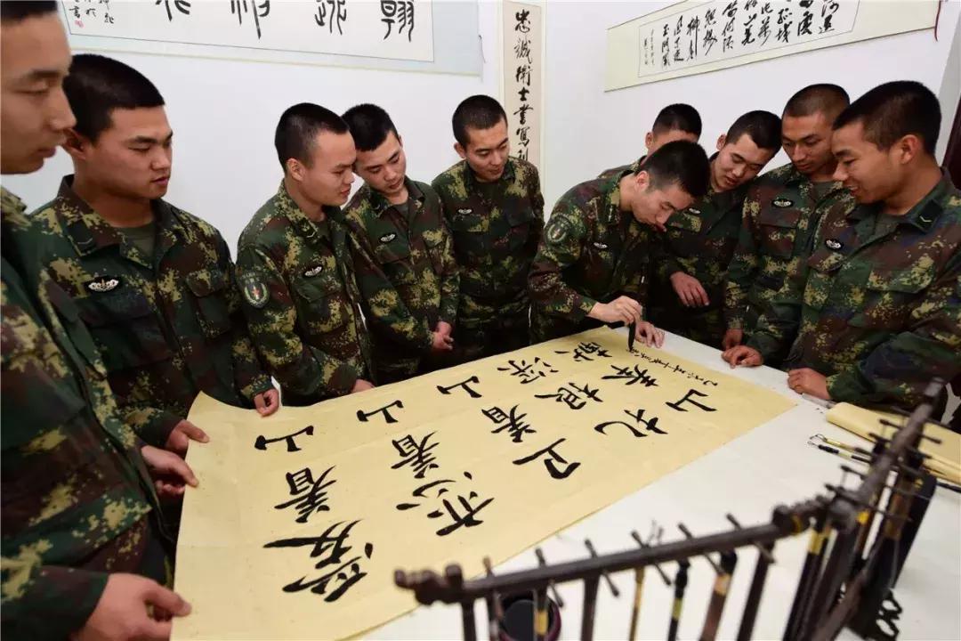 这就是中国军人!阳光竟成奢侈品,晒太阳就是对优胜者最大的奖励