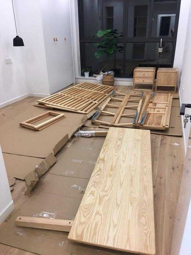 很多人眼中白蜡木纹路太显眼，不好看？这位业主的家一改你的印象