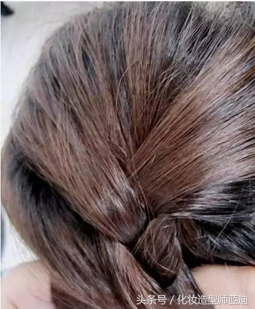 发型这样扎更是高级时尚了,气质款发型扎出去回头率百分百