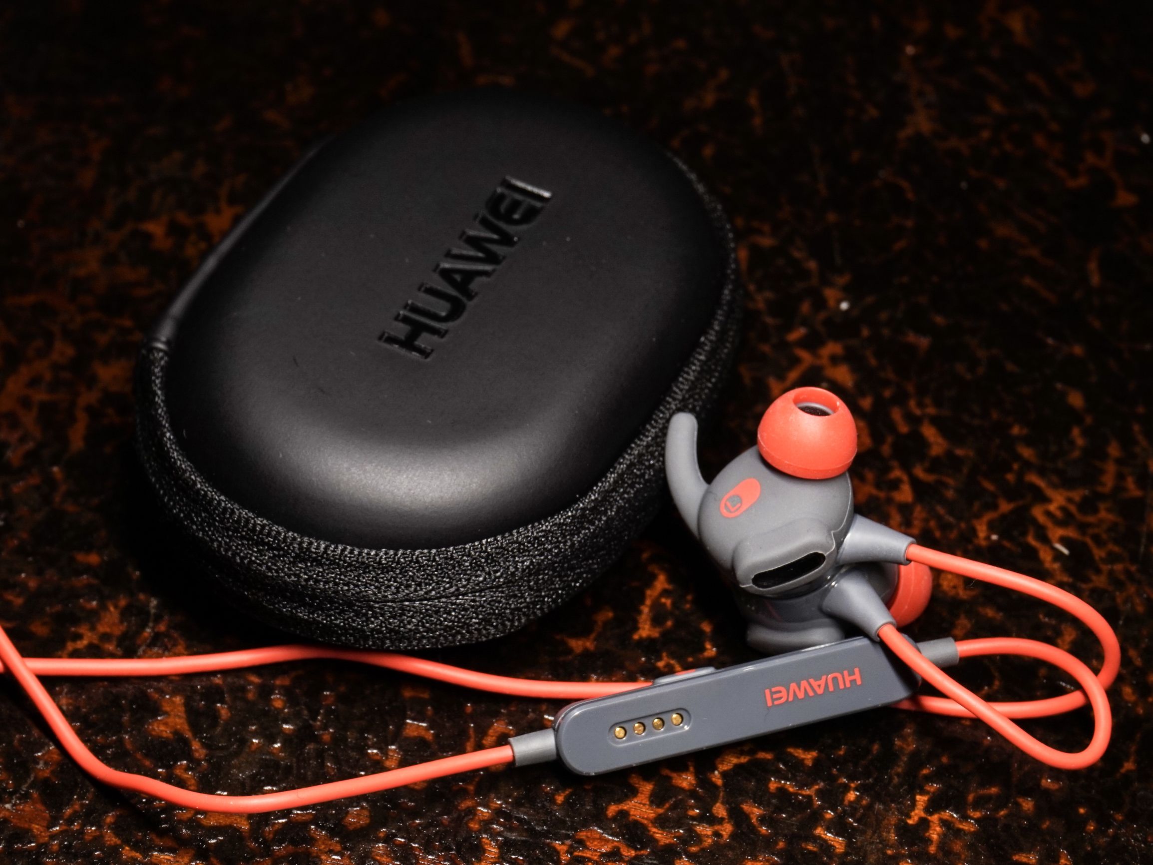 华为运动心率蓝牙耳机r1pro如何戴,华为运动耳机r1proamr1