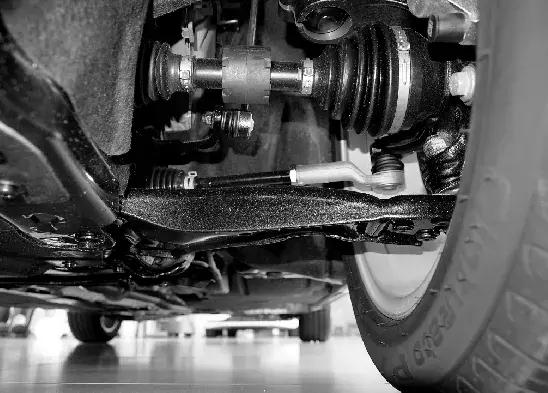 最近开车偏右,最近开车感觉车子有点飘