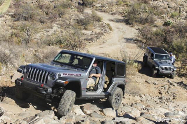 外媒评全新牧马人：越野能力更加强悍，公路行驶舒适性也有很大