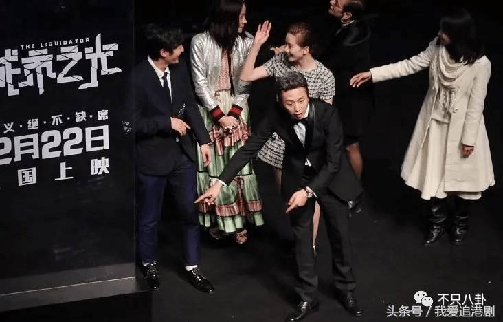 雷佳音郭京飞搞笑场面极限挑战,雷佳音郭京飞颁奖现场段子