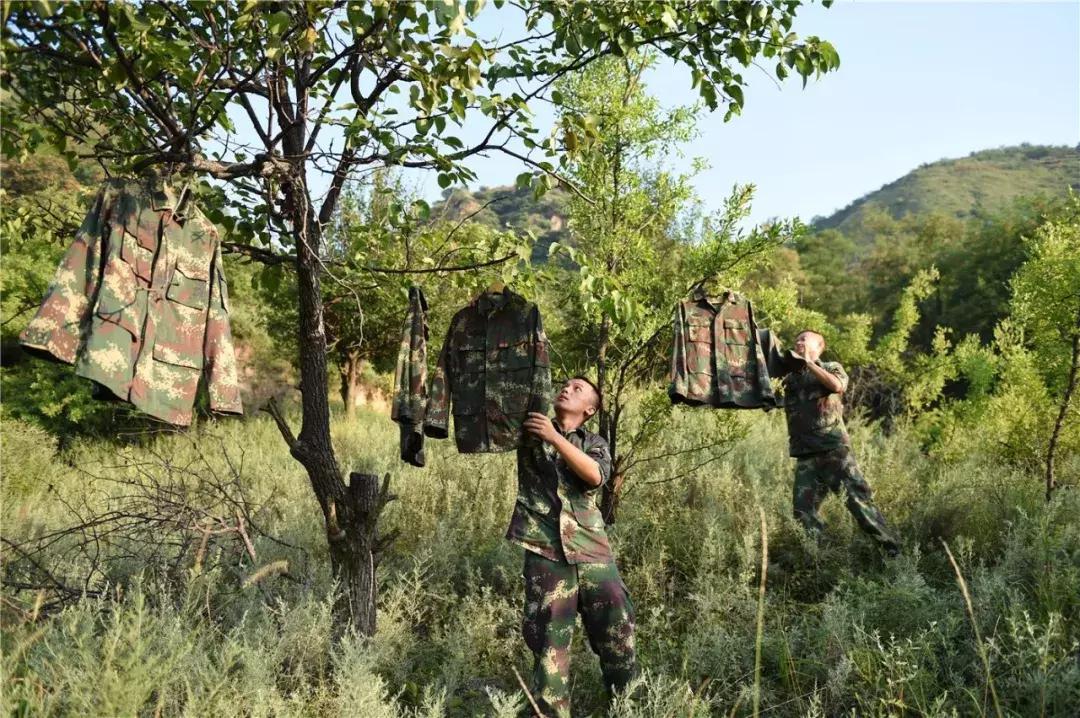 这就是中国军人!阳光竟成奢侈品,晒太阳就是对优胜者最大的奖励