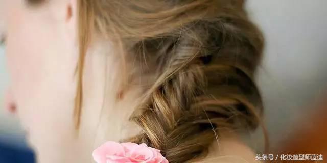 发型这样扎更是高级时尚了,气质款发型扎出去回头率百分百