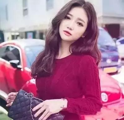 圆脸配高层次中分烫卷发图片,圆脸中分卷发发型图片2015女生