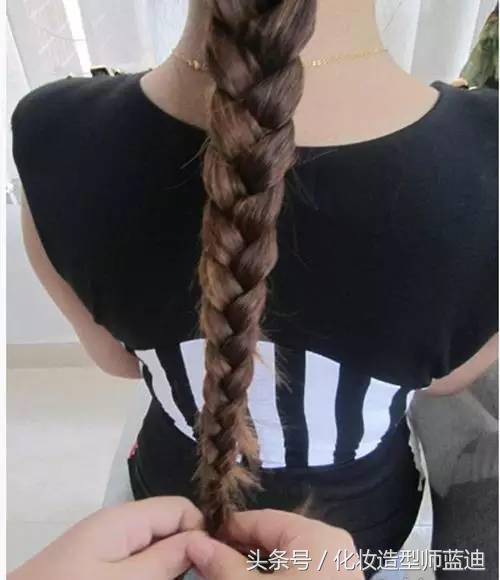 发型这样扎更是高级时尚了,气质款发型扎出去回头率百分百