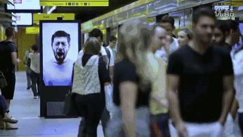 特别有创意的广告牌,勾魂面筋王广告牌