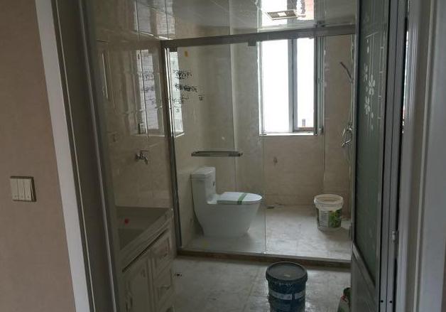 老公非要在客厅挖个地窖,客厅免打孔简易隔断