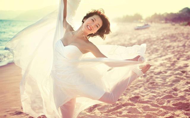 李小璐贾乃亮黑白婚纱照街拍,李小璐贾乃亮婚纱照拍摄地