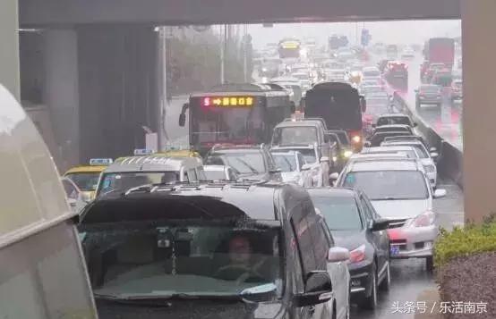 千万别小看那个住在马群的年轻人