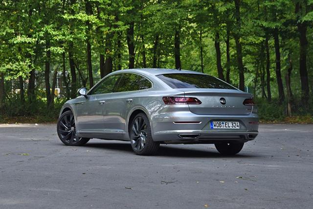 大众cc与奥迪a4l哪个性价比高,2023款奥迪a4l和大众cc的比较