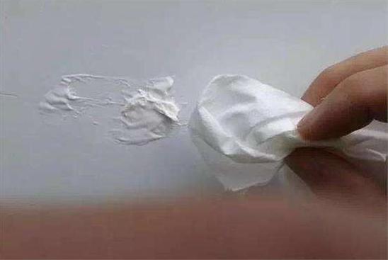 被暖气熏黑的墙怎么弄白,暖气熏黑墙的原因