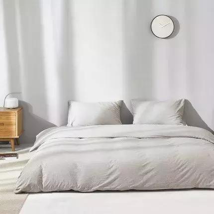 床上四件套和被子哪个贵,床上四件套100多和300多区别