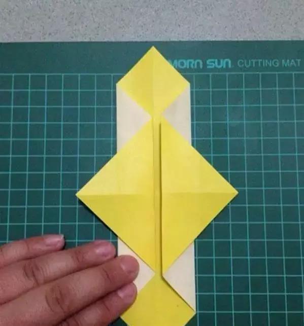 手工灯笼幼儿园手工制作新年元旦,迎接新年的剪纸灯笼