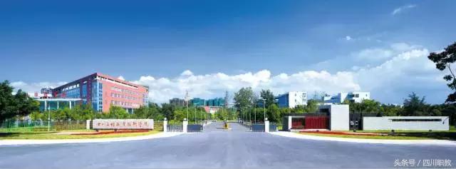 这是一所神奇的学校英文,这是一所神奇的学校