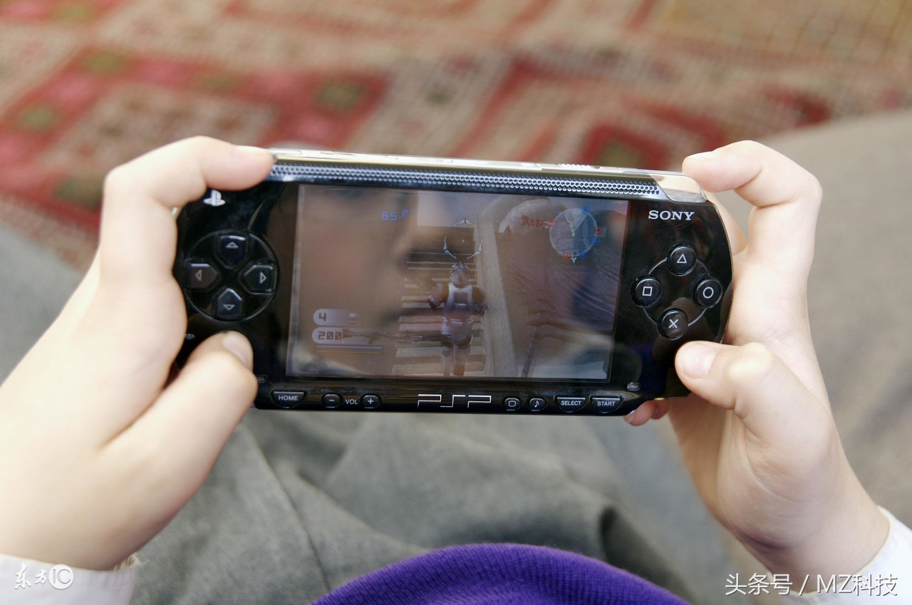 psp老款游戏机还能玩吗,还记得当年的游戏么