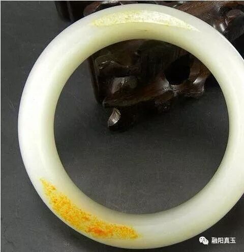 和田玉入门级手镯该如何挑选,挑选和田玉手镯应从哪些方面入手