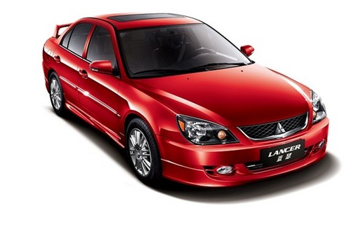 三菱蓝瑟车标,三菱自带尾翼的轿车蓝瑟