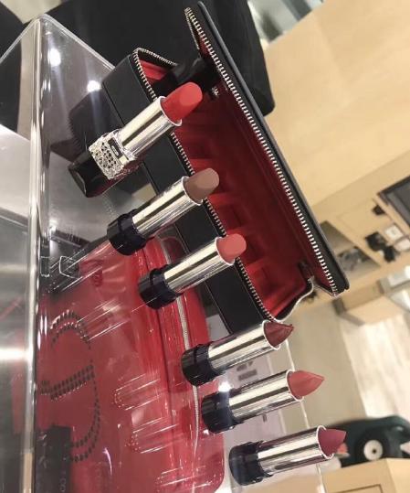 圣诞节礼物送女朋友预算1000,圣诞节给女朋友送什么礼物比较好