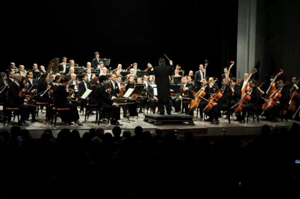 一曲求索、控诉和追问的哀歌，一部人类灵魂生活和精神追求的挽歌