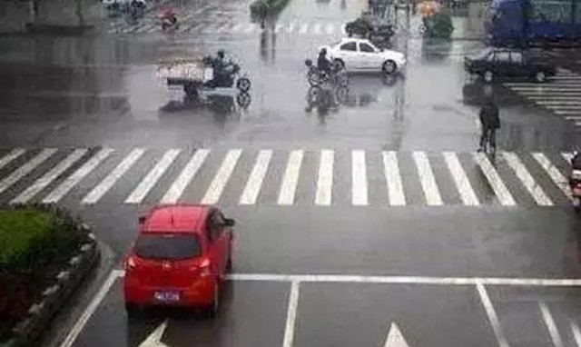 误闯红灯怎么没被扣分,误闯红灯注意事项有哪些