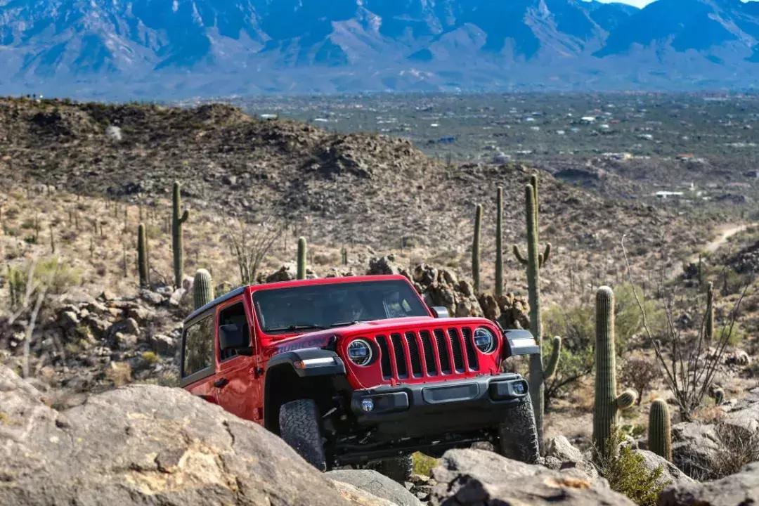 jeep牧马人爆改过的越野视频,全新换代jeep牧马人角斗士试驾