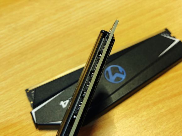 铭瑄开箱,铭瑄终结者3200内存