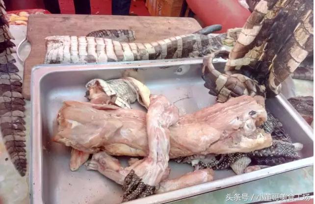 武汉一烧烤店推出烤鳄鱼，一天能卖3到5条，鳄鱼肉究竟是啥滋味？